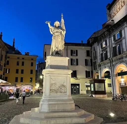 A View On Brescia's Rooftops 公寓 布雷西亚