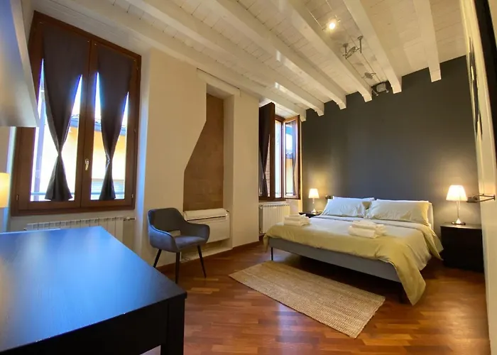 A View On Brescia's Rooftops Apartment *