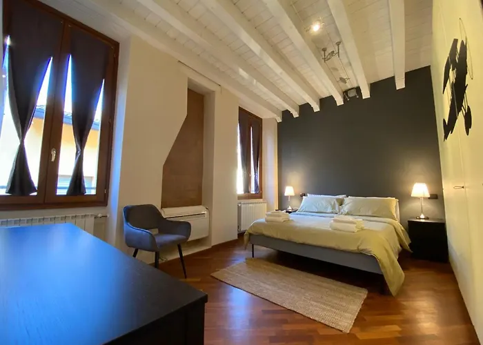 A View On Brescia's Rooftops Apartment *